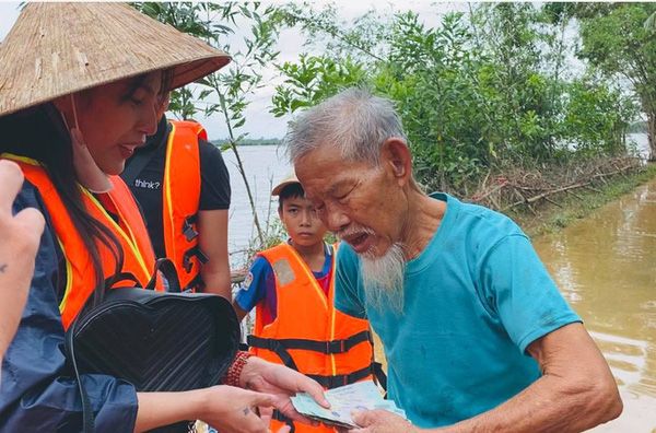 Cá nhân có được vận động, tiếp nhận, phân phối, sử dụng các nguồn đóng góp từ thiện?