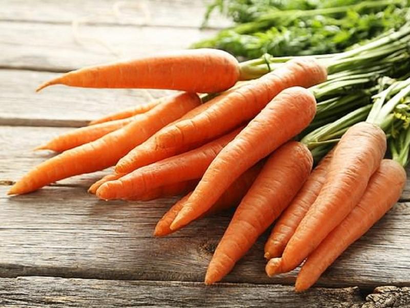 Ăn quá nhiều cà rốt sẽ khiến da của bạn chuyển sang màu vàng cam