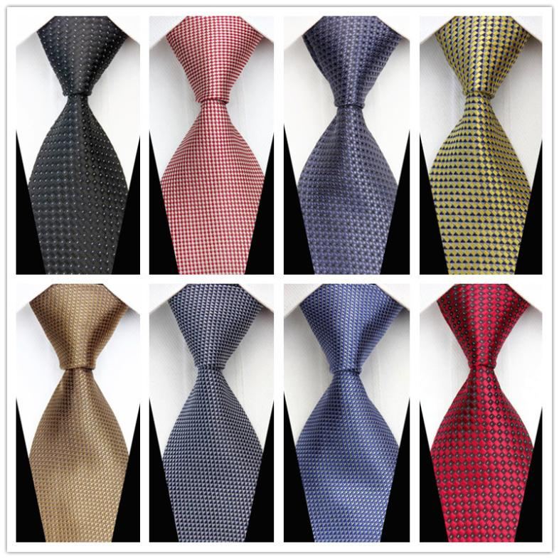 Cà vạt với nhiều màu sắc cho bạn lựa chọn