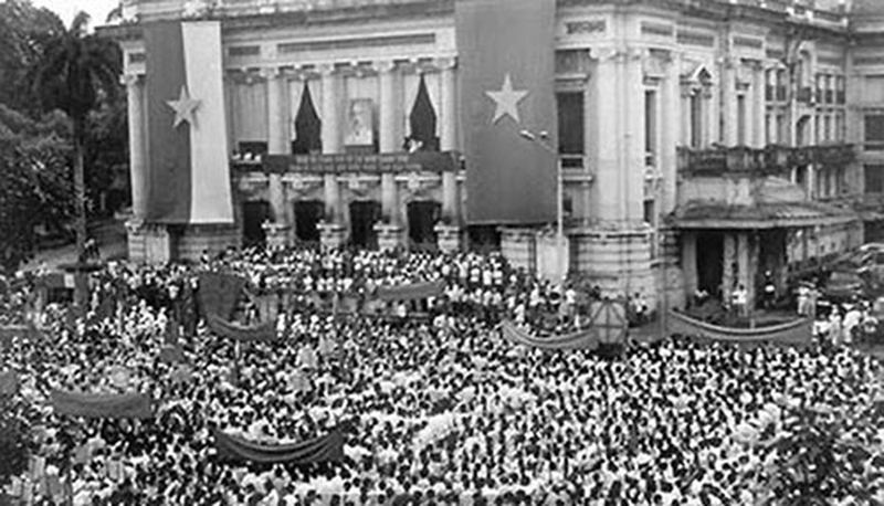 Cách mạng tháng Tám thành công ở Hà Nội (1945): 19/08