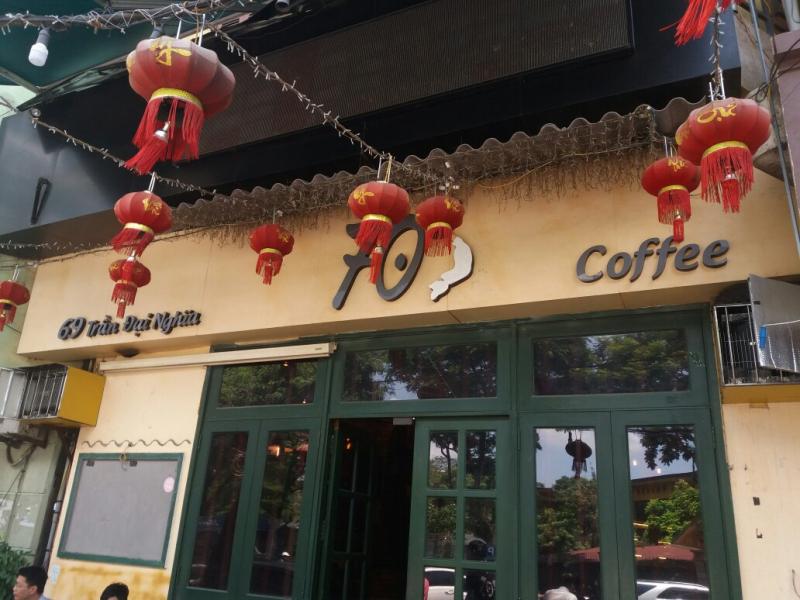 Quán café khu vực đại học Kinh Tế Quốc Dân