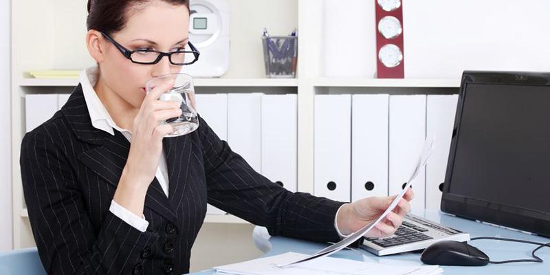 Uống nước giúp cải thiện chức năng não, giảm căng thẳng