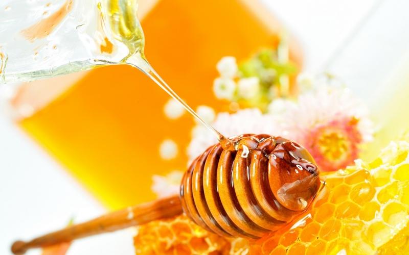 Mật ong giúp cải thiện giấc ngủ, hỗ trợ tăng cường trí nhớ
