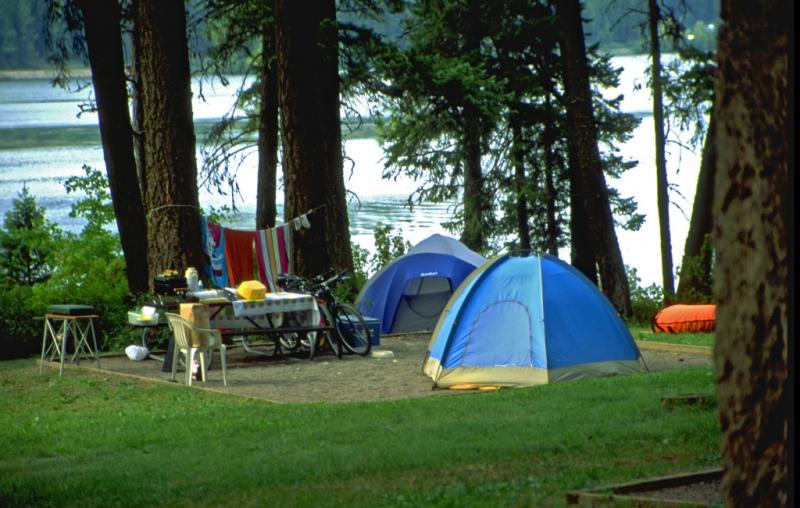 Cắm trại trong công viên cũng là một ý tưởng hay cho ngày Valentine