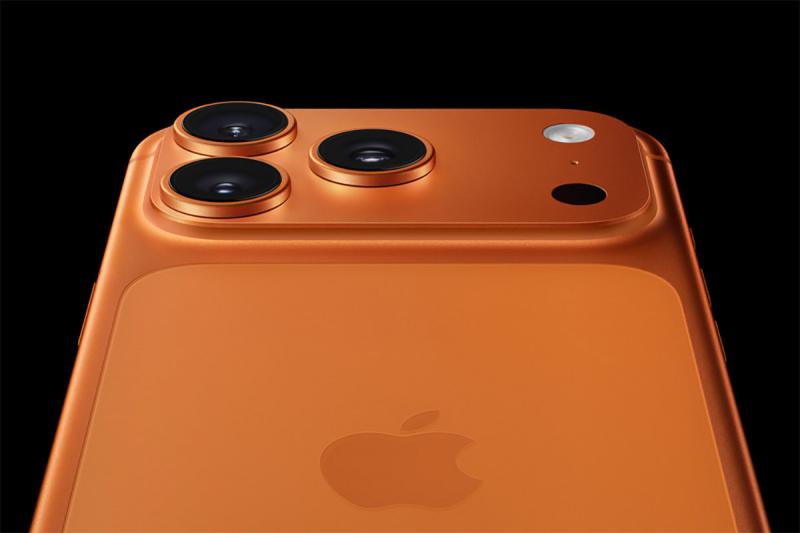 iPhone 17 Pro và 17 Pro Max đều có 3 camera chất lượng ở mặt sau. Ảnh: Apple.com