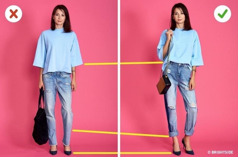 Chọn quần jeans và túi xách phù hợp với chiều cao