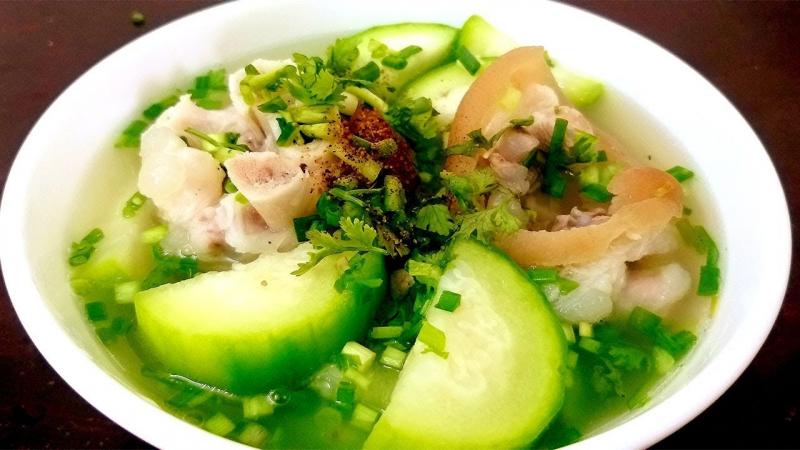 Canh bí đao hầm giò heo