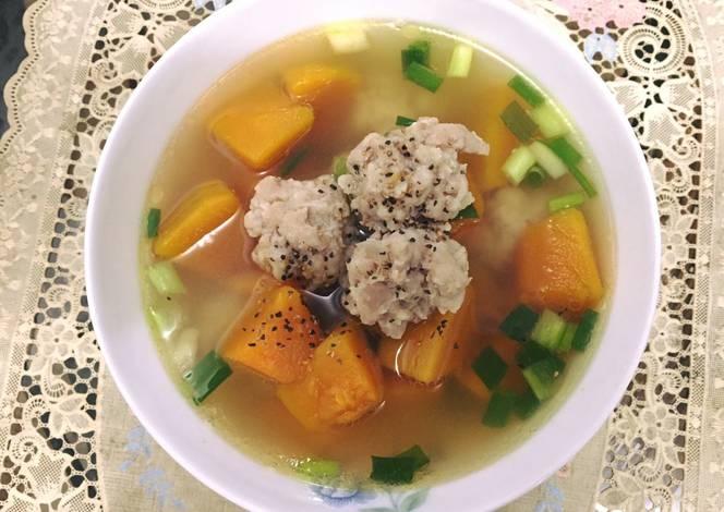 Canh bí đỏ nấu thịt băm