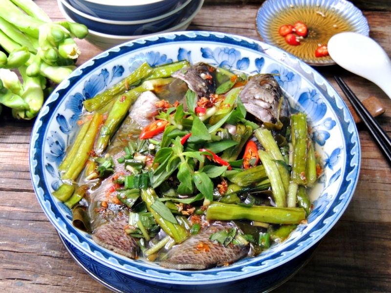 Canh cá rô đồng nấu khế