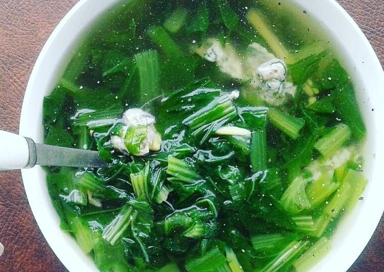 Canh chả cá nấu cải bẹ