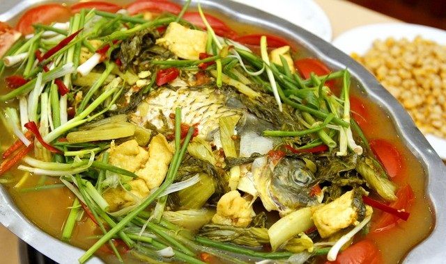 Canh chua cá trắm dưa chua