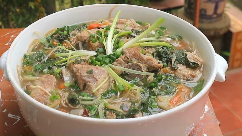 Canh hoa chuối nấu sườn