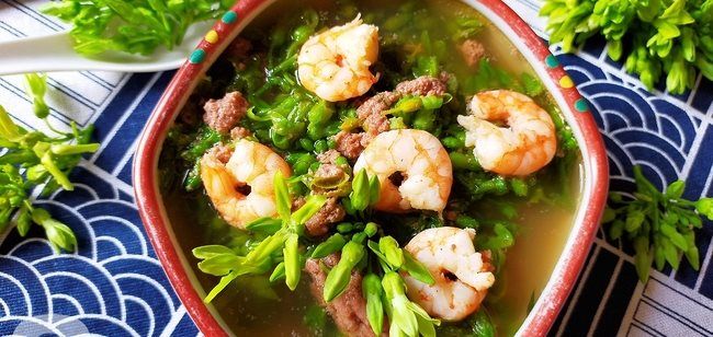 Canh hoa thiên lý nấu tôm