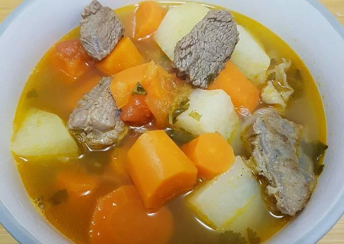 Canh thịt bò củ quả