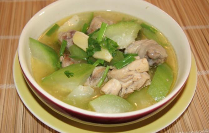 Canh vịt trắng bí xanh