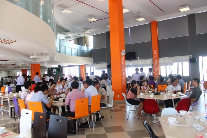 Canteen đẹp như mơ Tôn Đức Thắng