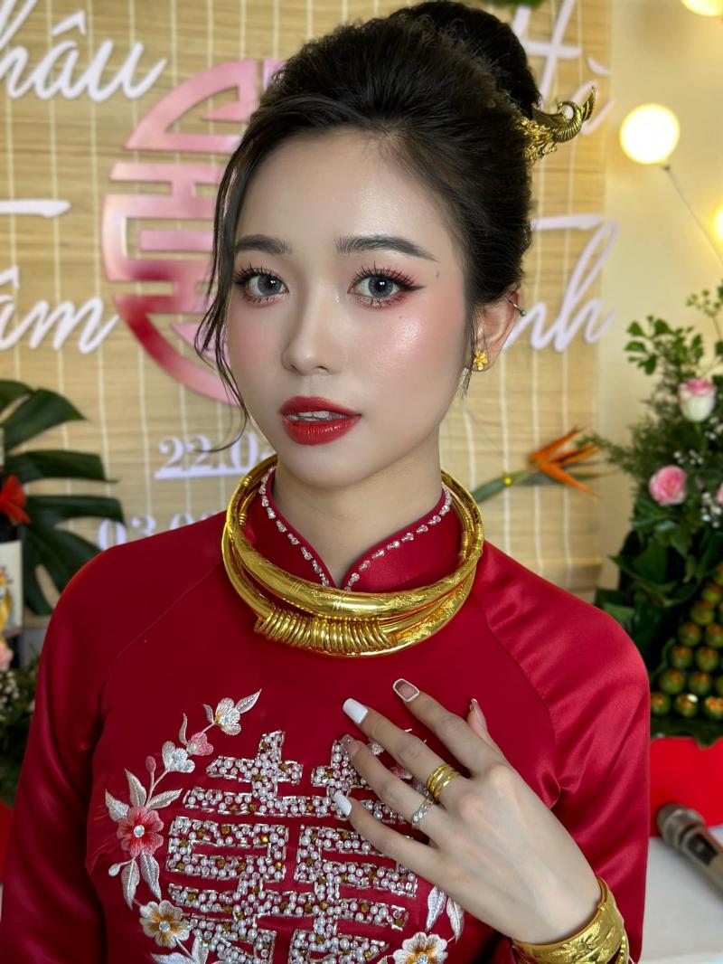 CAO THUY HIEN Makeup