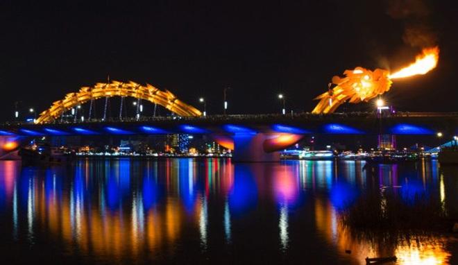 Dragon Bridge escupe fuego el fin de semana