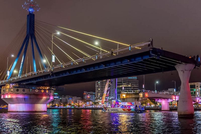 Cầu sông Hàn Đà Nẵng về đêm