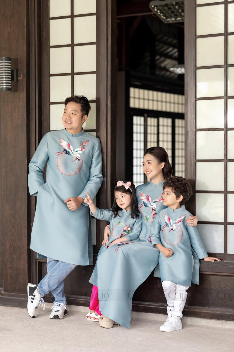 Mua Yếm áo dài cặp đôi cho mẹ và bé Rosa Vivi họa tiết hoa công phụng - 4  (15-17kg) tại Rosa Vivi Official Store | Tiki
