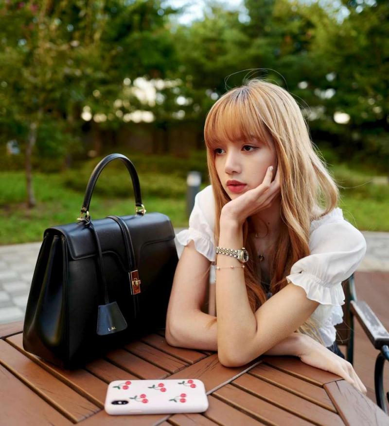 Lisa là một trong những đại sứ toàn cầu của Celine