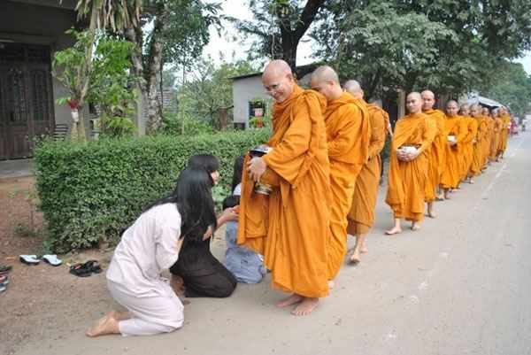 Thí thực trai tăng