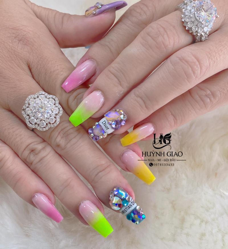 Huỳnh Giao Nail mang đến cho khách hàng thật nhiều sự lựa chọn, phù hợp với mọi phong cách