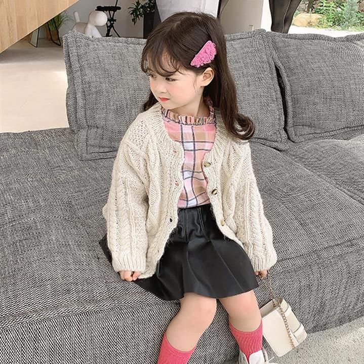 Chân váy phối với cardigan