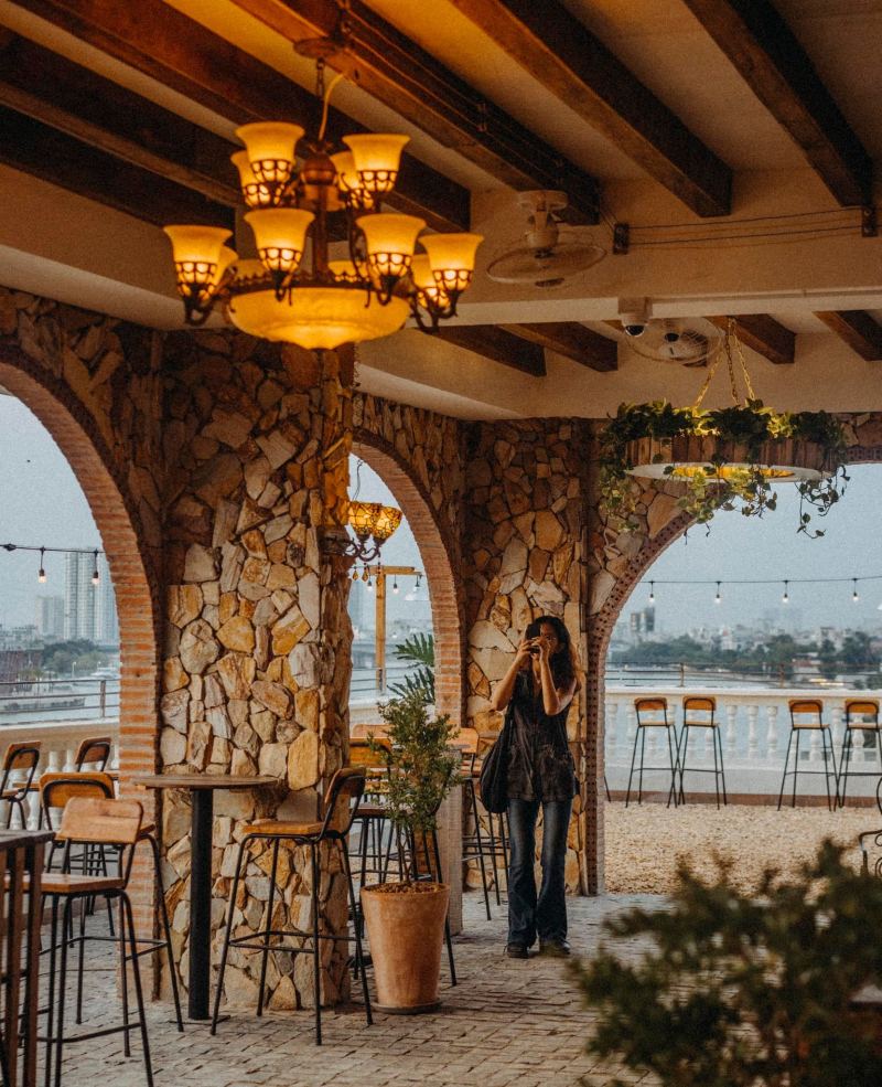 Chạng Vạng Rooftop