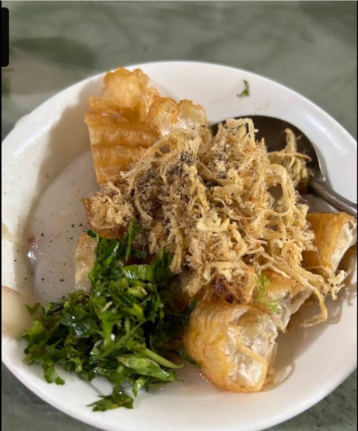 Cháo sườn - cháo khoái - cháo trai (18/115 Dư Hàng)