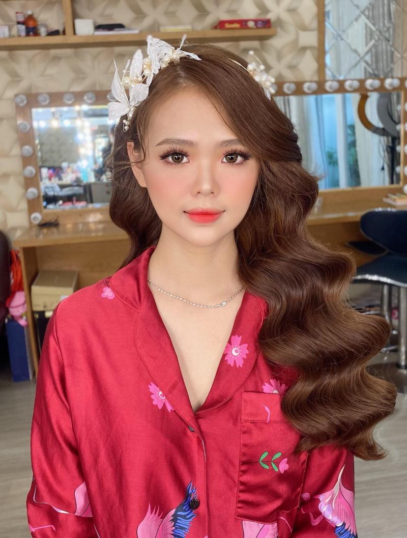 Chi Đinh Makeup Artist