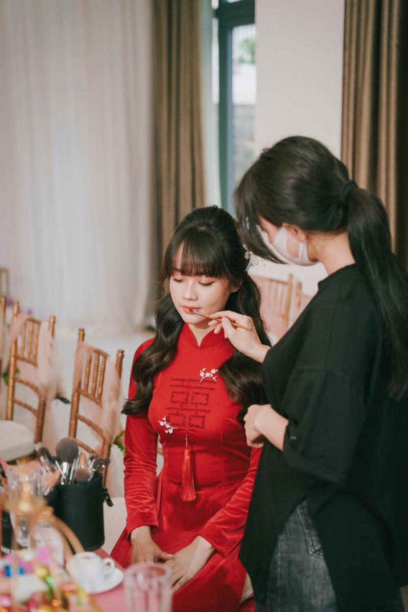 Chi Đinh Makeup Artist