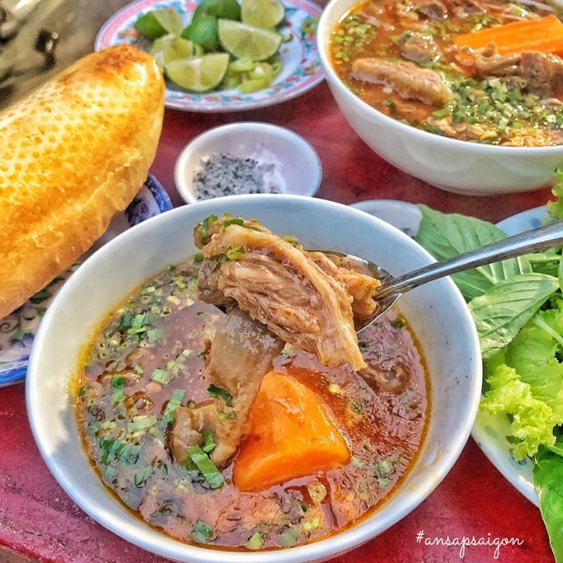 Chị Lệ - Bún Bò, Mì Quảng & Bò Kho