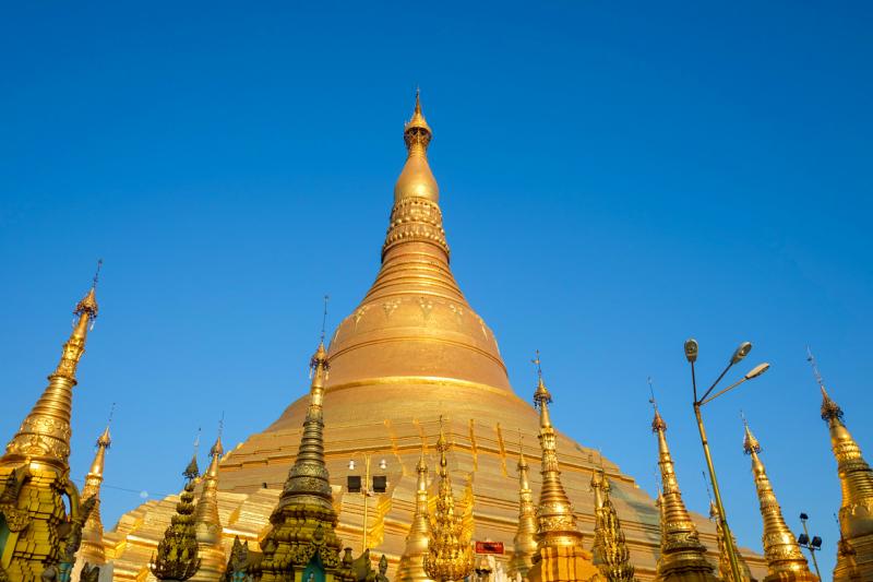 ﻿﻿Theo truyền thuyết của người Myanmar, chùa Shwedagon có hơn 2.500 năm lịch sử