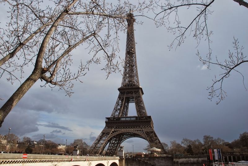 Tháp Eiffel vào mùa đông