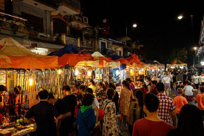 ﻿ ﻿﻿Chợ đêm Đồng Xuân