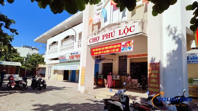 Chợ hải sản Phú Lộc