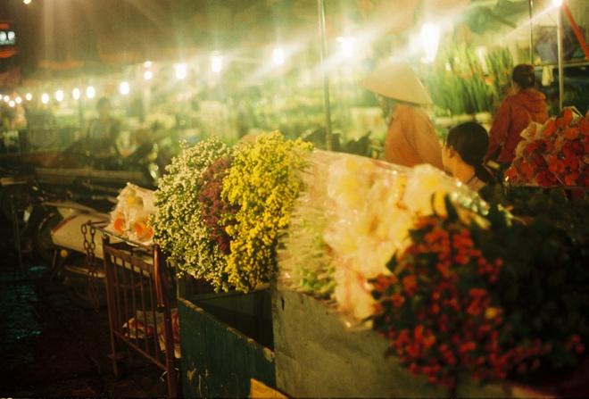Chợ hoa đêm Quảng Bá