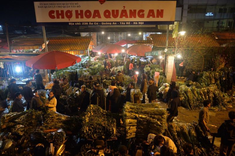 Chợ hoa Quảng An