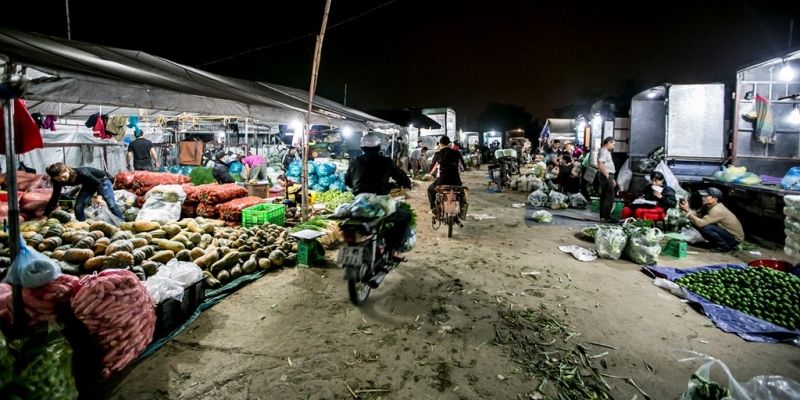 Chợ Long Biên