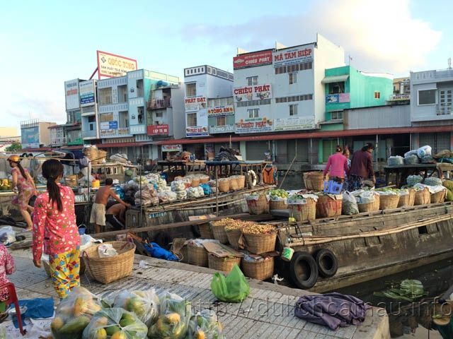 Chợ nổi Cà Mau