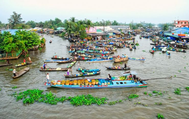 Chợ nổi Ngã Năm không chỉ là một chợ có từ lâu đời mà còn nhộn nhịp nhất ở vùng đồng bằng sông Cửu Long