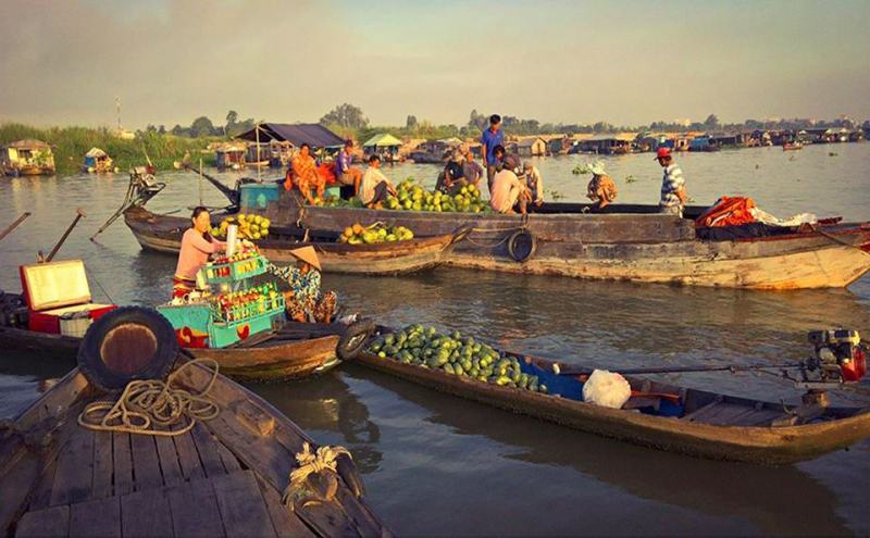 Chợ nổi ở Long Xuyên, An Giang