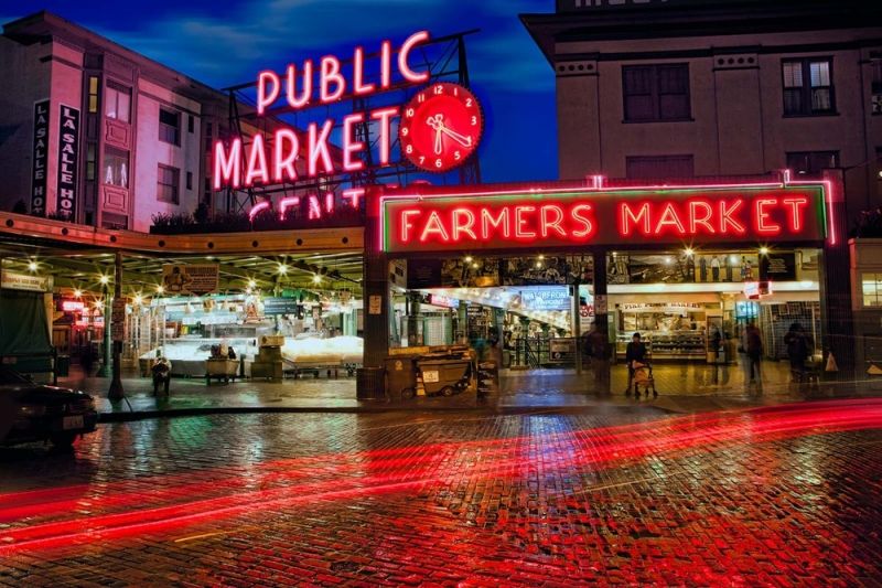 Chợ Pike Place Market, Seattle được biết đến như một khu chợ nông sản lâu đời nhất của Mỹ
