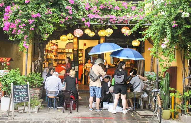 Quán cà phê hút khách nhất ở phố cổ Hội An