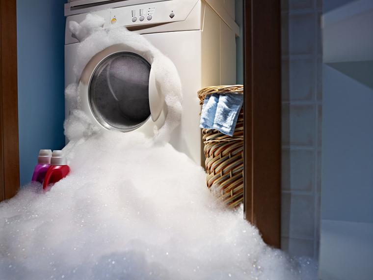 Cho lượng sản phẩm giặt vừa đủ, tránh trường hợp đồ không được giặt sạch và bọt quá nhiều