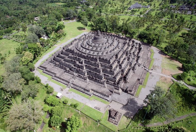 Chùa Borobudur nhìn từ trên cao.