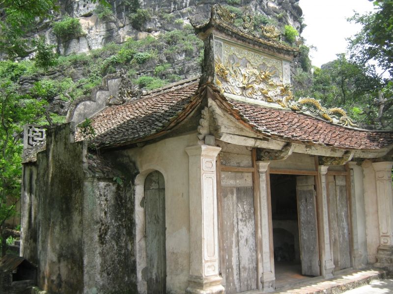 Duyen Ninh Pagoda is famous as a place to pray for grace and self in Ninh Binh