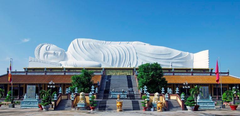 Chùa Hội Khánh – Chùa có tượng Phật nhập niết bàn nằm trên mái chùa dài nhất Châu Á