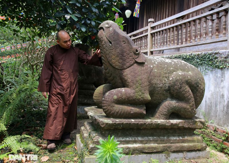 Chùa Phật Tích nằm trên một địa bàn diễn ra sự gặp gỡ, giao thoa, hội nhập giữa Phật giáo Ấn Độ và tín ngưỡng dân gian Việt cổ từ đầu Công nguyên